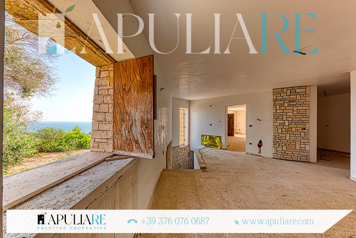Sea view villa for sale in Torre Vado (Nepole locality)