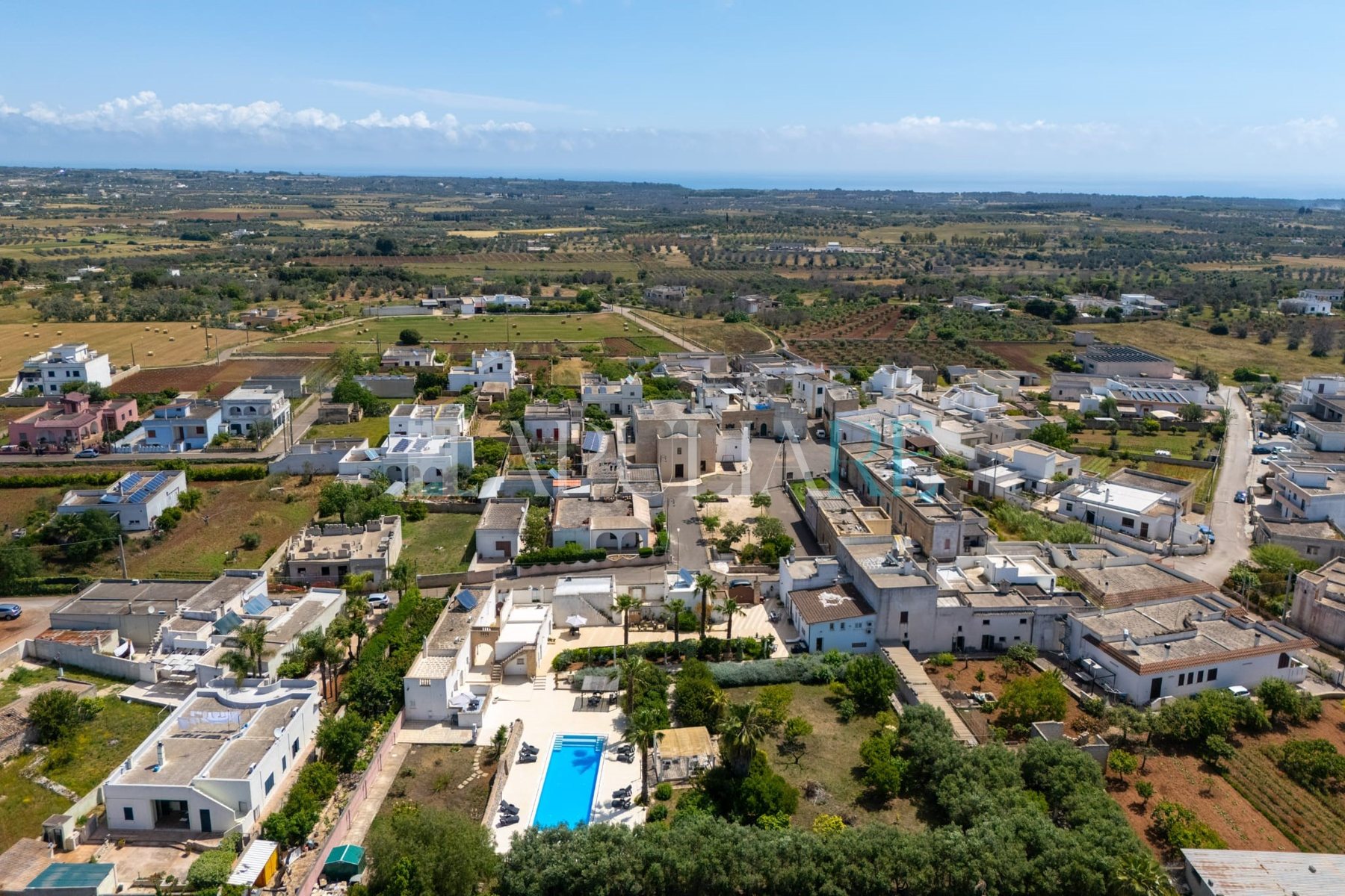 Prestige masseria with pool and private suites