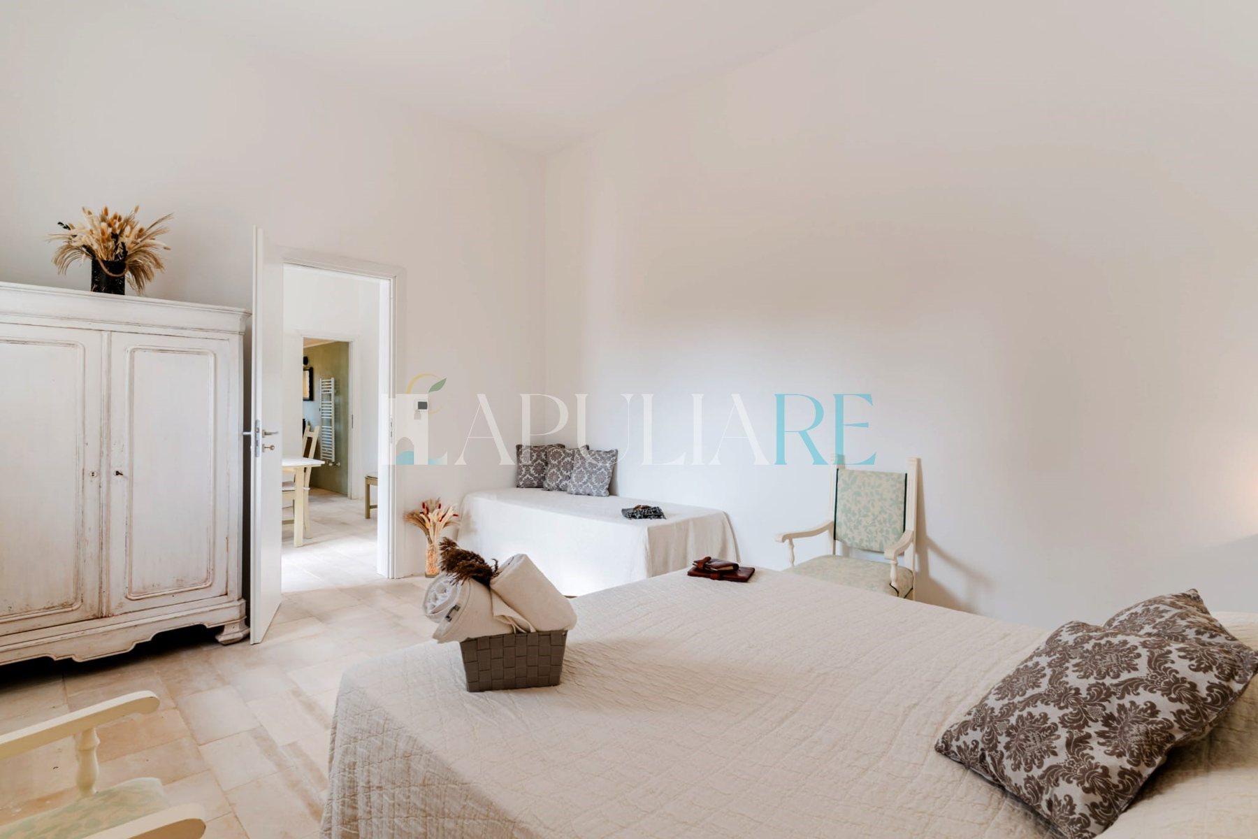 Prestige masseria with pool and private suites