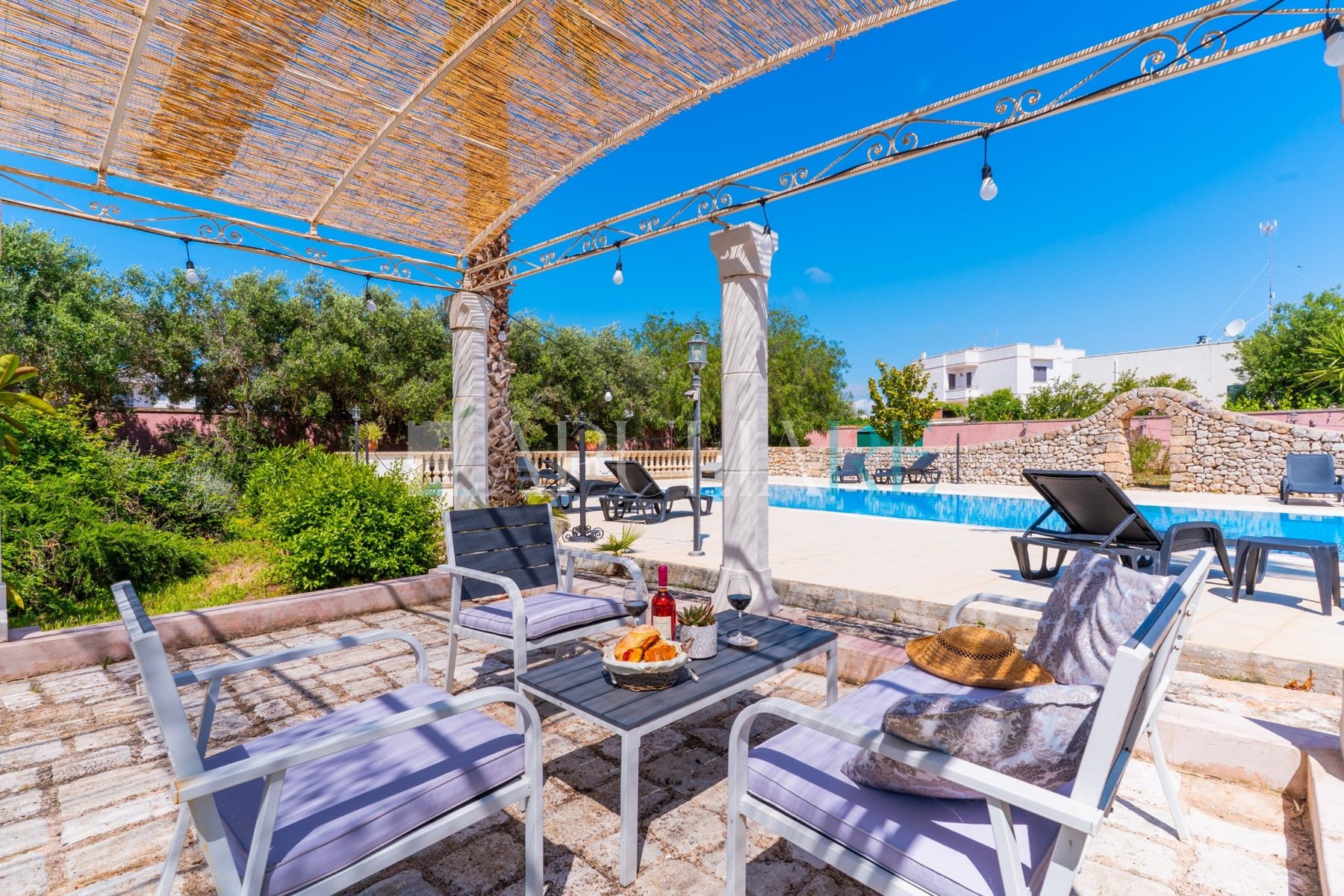 Prestige masseria with pool and private suites