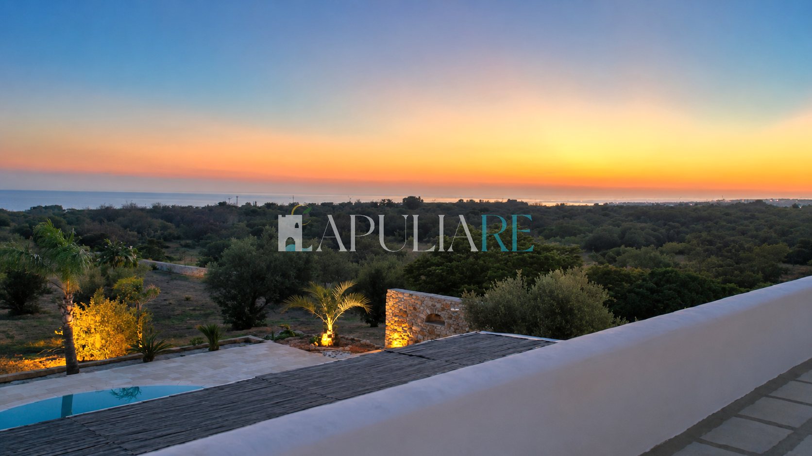 Sea-view villa with infinity pool in Leuca