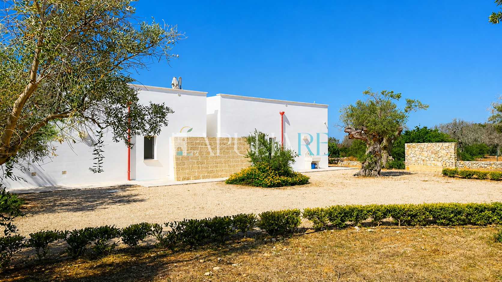 Sea-view villa with infinity pool in Leuca