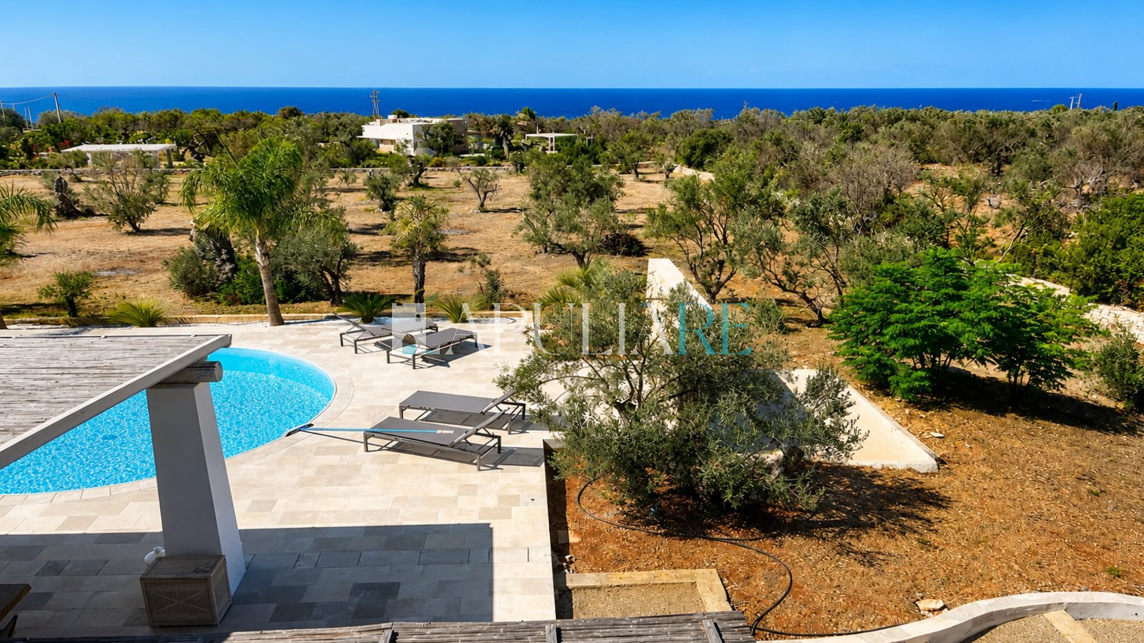 Sea-view villa with infinity pool in Leuca