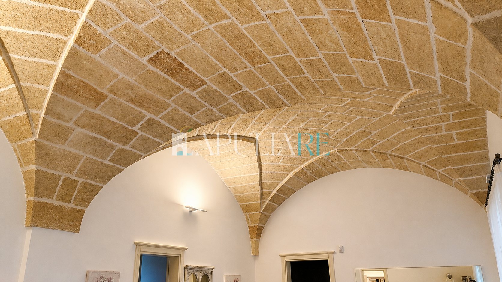 Sea-view villa with infinity pool in Leuca