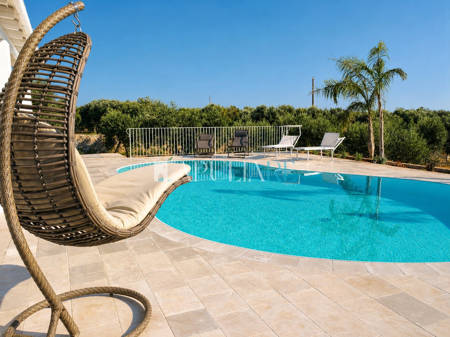 Sea-view villa with infinity pool in Leuca
