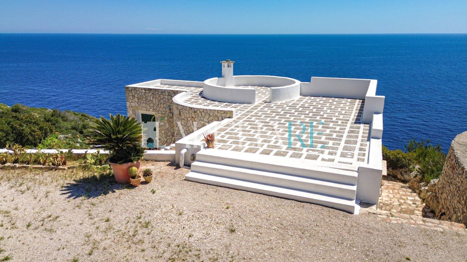 Clifftop sea-view villa in Santa Maria di Leuca